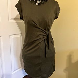 Green front tie dress